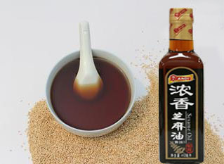 跟隨時代發(fā)展，不做落伍的芝麻油灌裝機(jī)