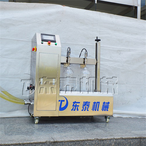 如何清洗小型食用油灌裝機？東泰告訴你